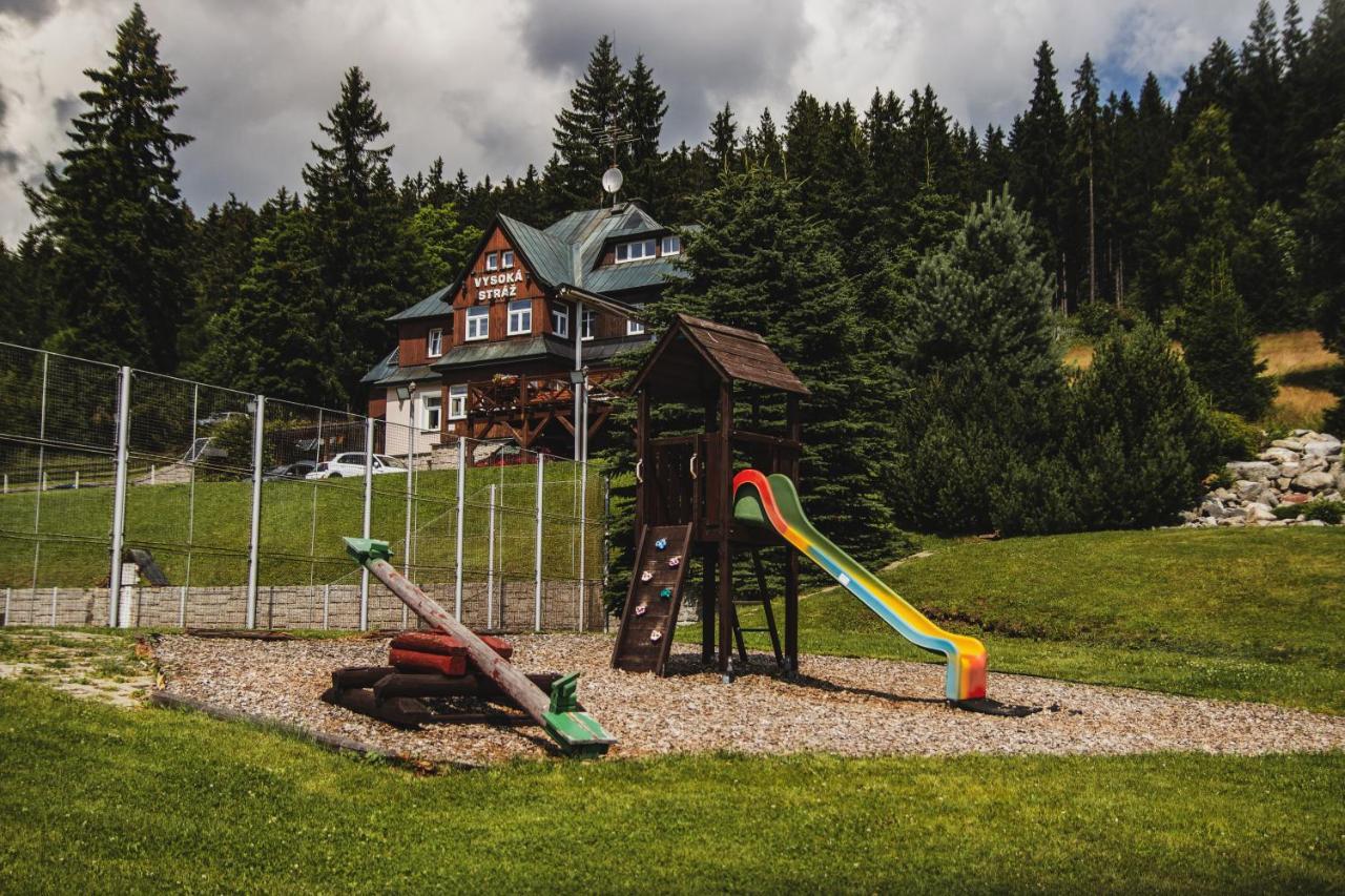 Penzion Vysoka Straz Pec pod Sněžkou Buitenkant foto