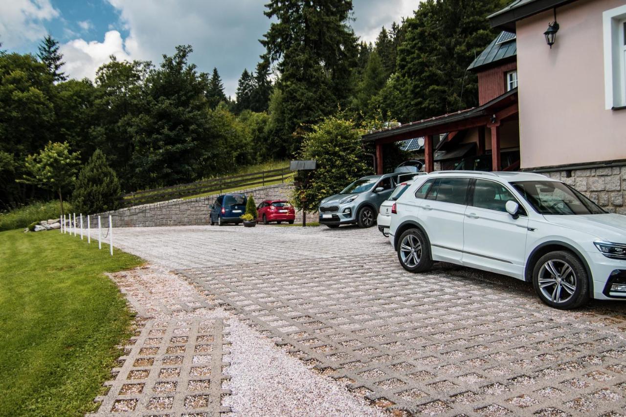 Penzion Vysoka Straz Pec pod Sněžkou Buitenkant foto