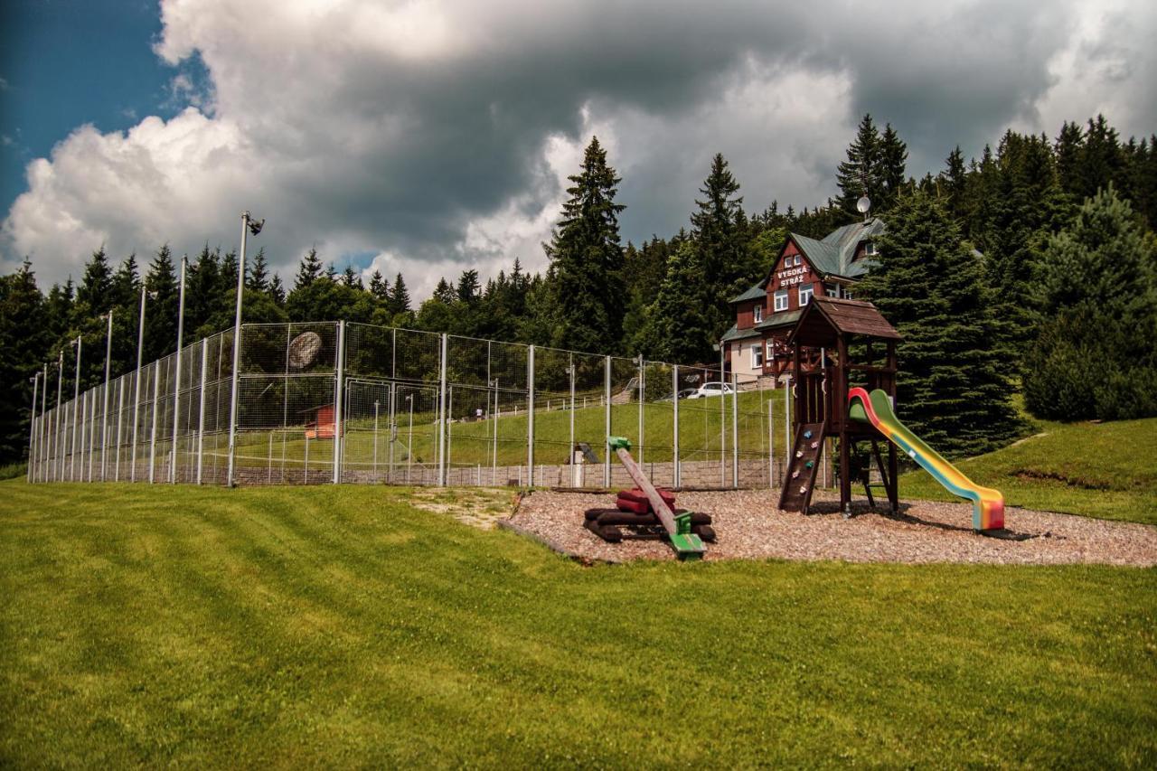 Penzion Vysoka Straz Pec pod Sněžkou Buitenkant foto